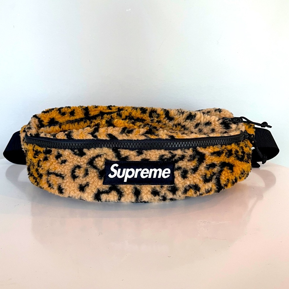 SUPREME Leopard Fleece Waist Bag